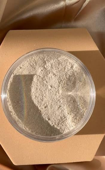 Finishing powder after a custom spray tan
